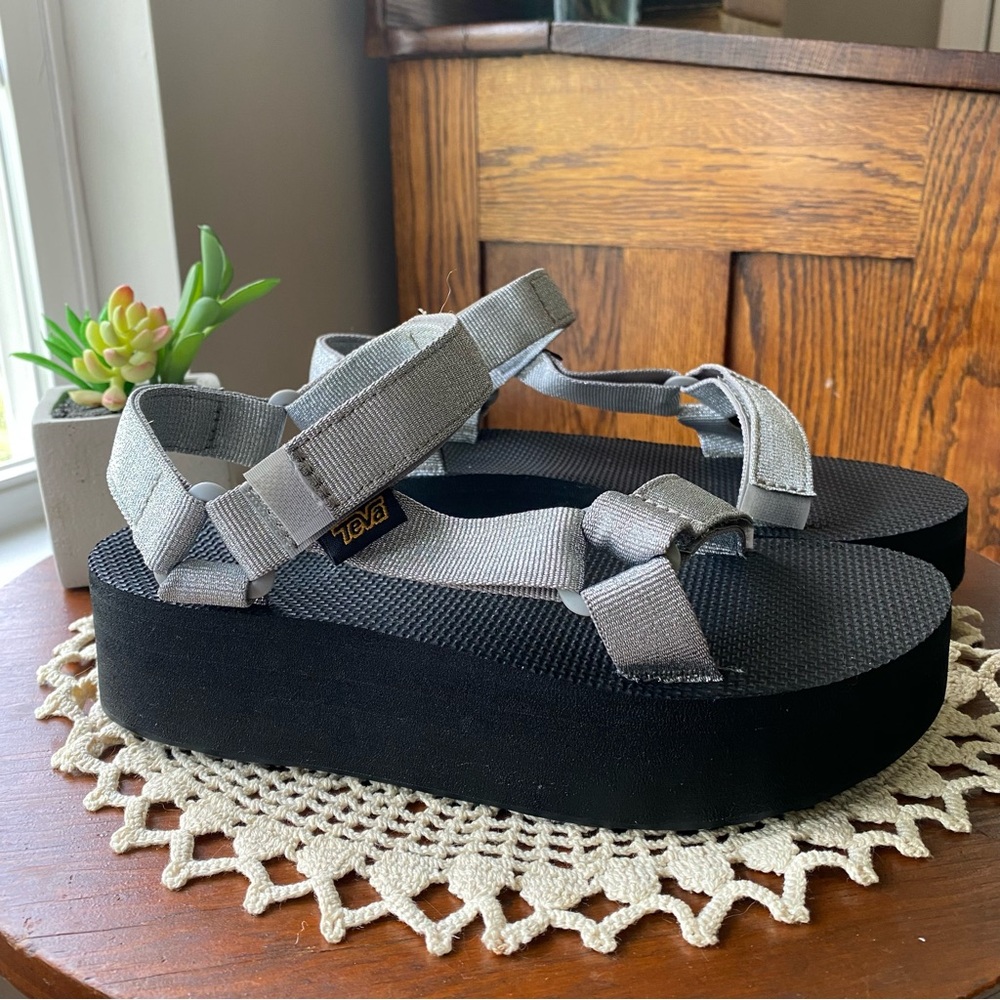 Teva Flatform Universal Wedge Platform Silver Sandals size 7 - Picture 4 of 14